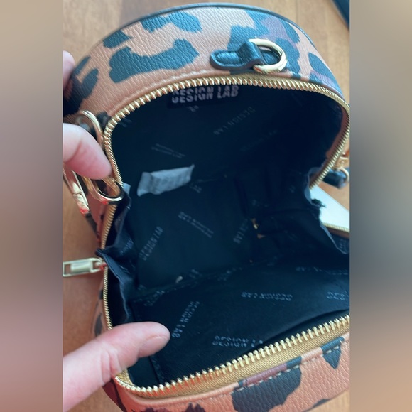 Brand New With Tags - Design Lab Cheetah Crossbody bag with wristlet attachment - Picture 4 of 4